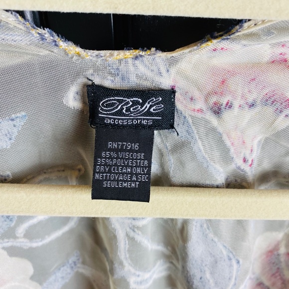 Roffe Accessories Short Sleeve Luxe Floral Shawl - Picture 3 of 6